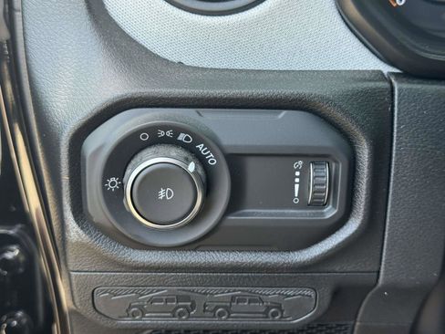 Used 2026 Jeep Wrangler Unlimited Sport AWD/4WD image 18