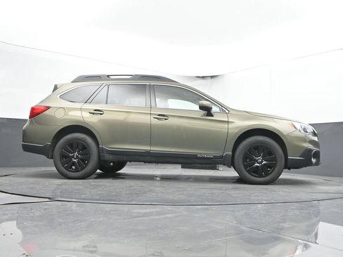 Used 2017 Subaru Outback 2.5i Premium w/ Popular Package #2 AWD/4WD image 44