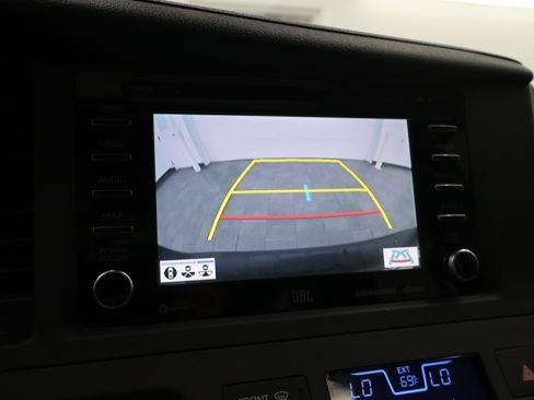 Used 2018 Toyota Sienna Limited Premium AWD/4WD image 20