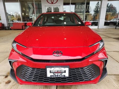 New 2026 Toyota Camry SE FWD image 5