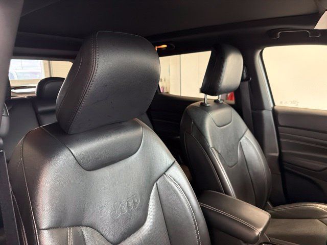 Used 2022 Jeep Compass High Altitude AWD/4WD image 36