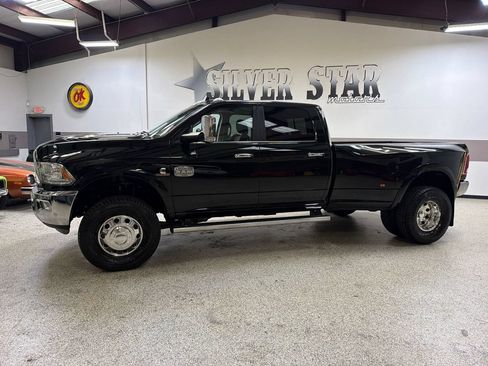 Used 2017 RAM 3500 Laramie Longhorn w/ Convenience Group AWD/4WD image 2