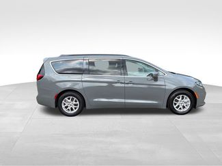 Used 2022 Chrysler Pacifica Touring-L FWD video 2