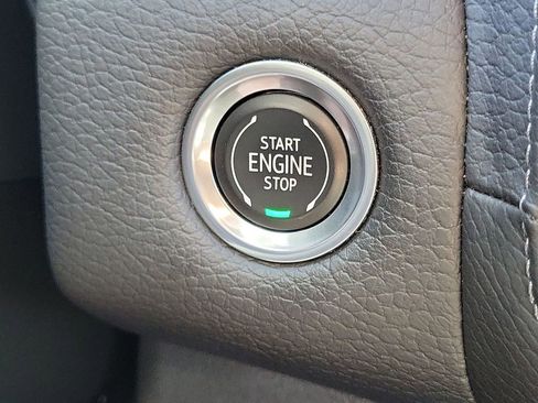 Used 2024 GMC Yukon Denali image 17