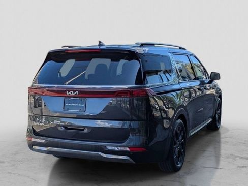 Used 2023 Kia Carnival SX FWD image 6