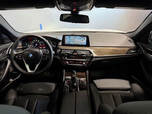 Used 2017 BMW 530i xDrive image 10