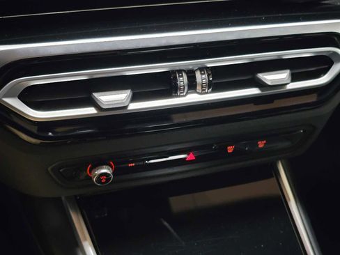 Used 2024 BMW i4 xDrive40i image 29