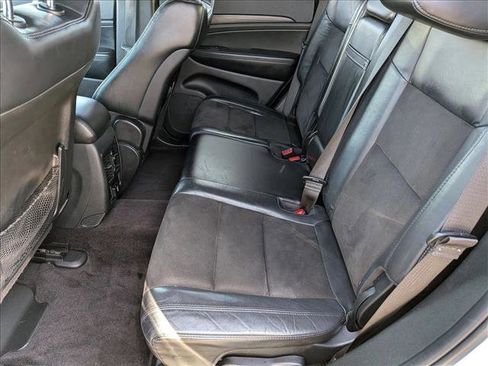 Used 2019 Jeep Grand Cherokee Altitude image 18