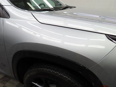 Used 2024 Chevrolet Traverse RS w/ LPO, Floor Liner Package image 36