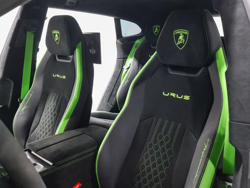 Used 2024 Lamborghini Urus Performante AWD/4WD image 34