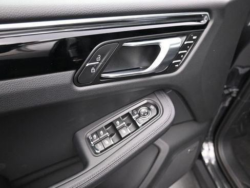New 2026 Porsche Macan AWD/4WD image 11