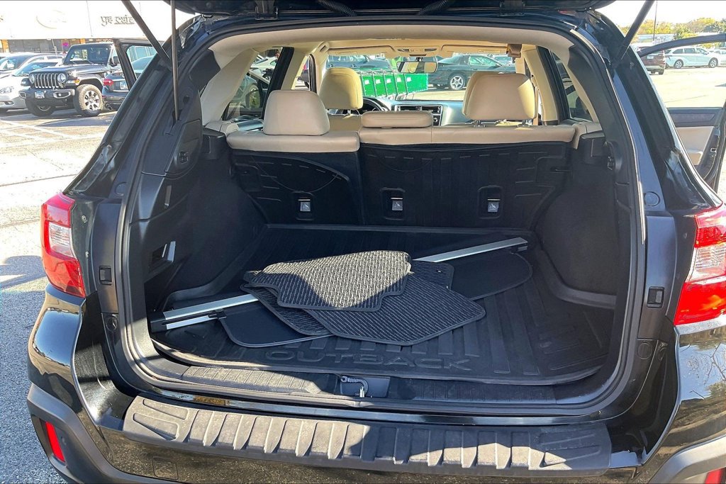 Used 2018 Subaru Outback 3.6R Limited AWD/4WD image 33