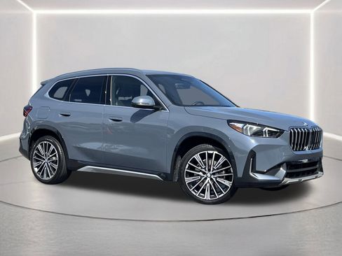 Used 2025 BMW X1 xDrive28i w/ Technology Package image 2
