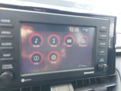 Used 2020 Toyota RAV4 XLE w/ Convenience Package image 7