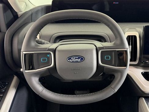 New 2026 Ford Expedition Active image 11