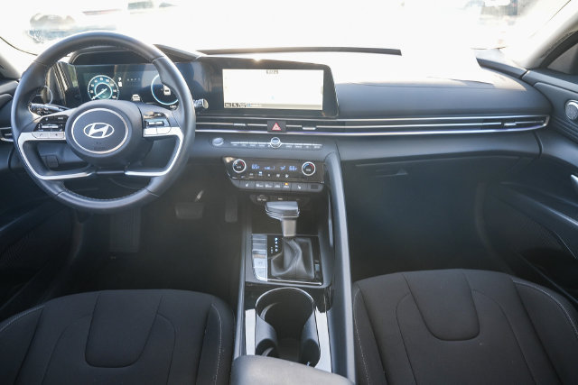 Certified 2025 Hyundai Elantra SEL FWD image 14