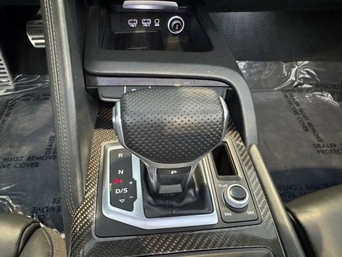 Used 2021 Audi R8 V10 w/ Premium Package image 36