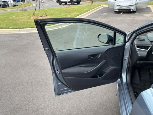Used 2026 Toyota Corolla LE FWD image 14