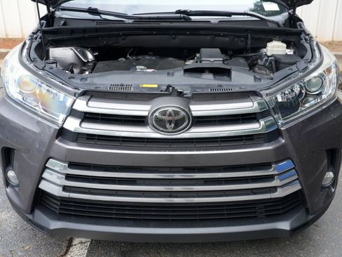 Used 2017 Toyota Highlander Limited FWD image 7