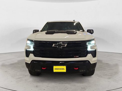 Used 2025 Chevrolet Silverado 1500 LT Trail Boss w/ LT Trail Boss Premium Package AWD/4WD image 3