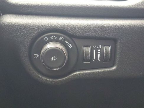 New 2026 Chrysler Pacifica Select image 30