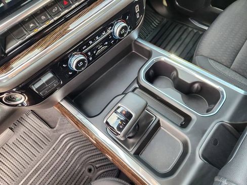 Used 2024 GMC Sierra 1500 Elevation w/ Preferred Package image 19