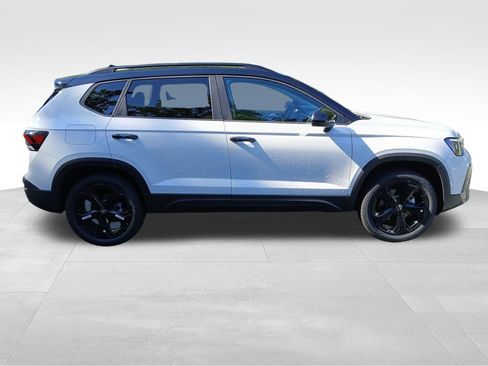 New 2026 Volkswagen Taos SE AWD/4WD image 6