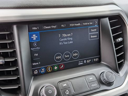Used 2023 GMC Acadia SLE w/ Driver Convenience Package FWD image 22