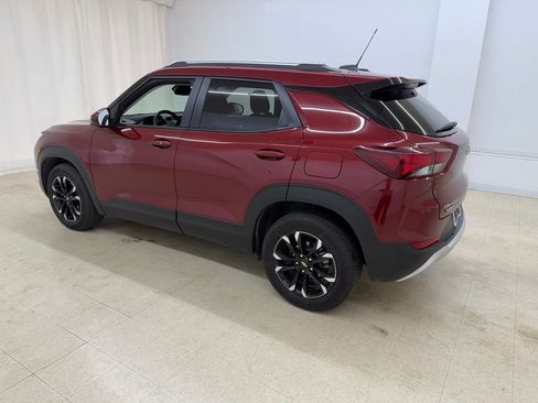 Used 2023 Chevrolet TrailBlazer LT w/ Convenience Package FWD image 3