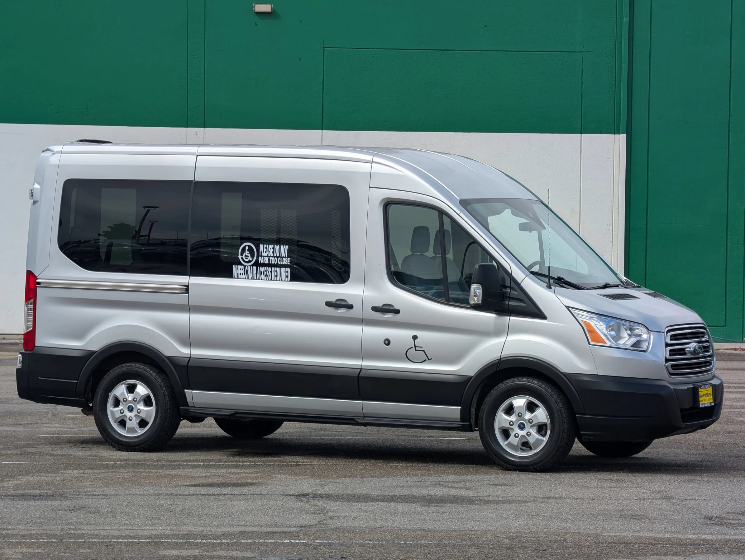 Used 2019 Ford Transit 150 XLT RWD image 2