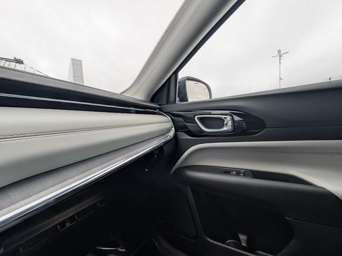 Used 2022 Jeep Compass Limited image 29