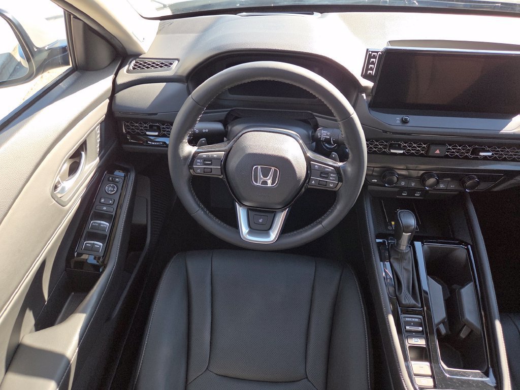 Used 2025 Honda Accord Touring image 4