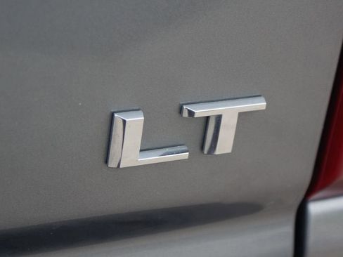Used 2021 Chevrolet Silverado 1500 LT RWD image 17