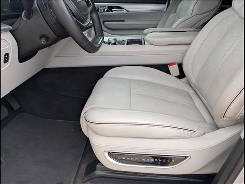 Used 2023 Jeep Grand Wagoneer Series II w/ Flexible Seating Group AWD/4WD image 9
