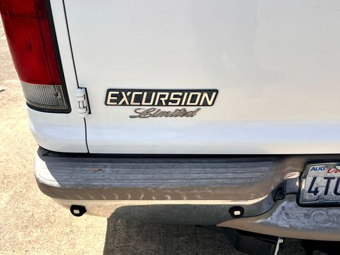 Used 2001 Ford Excursion Limited image 40
