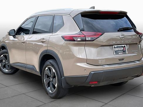 Used 2024 Nissan Rogue SV w/ SV Premium Package AWD/4WD image 12