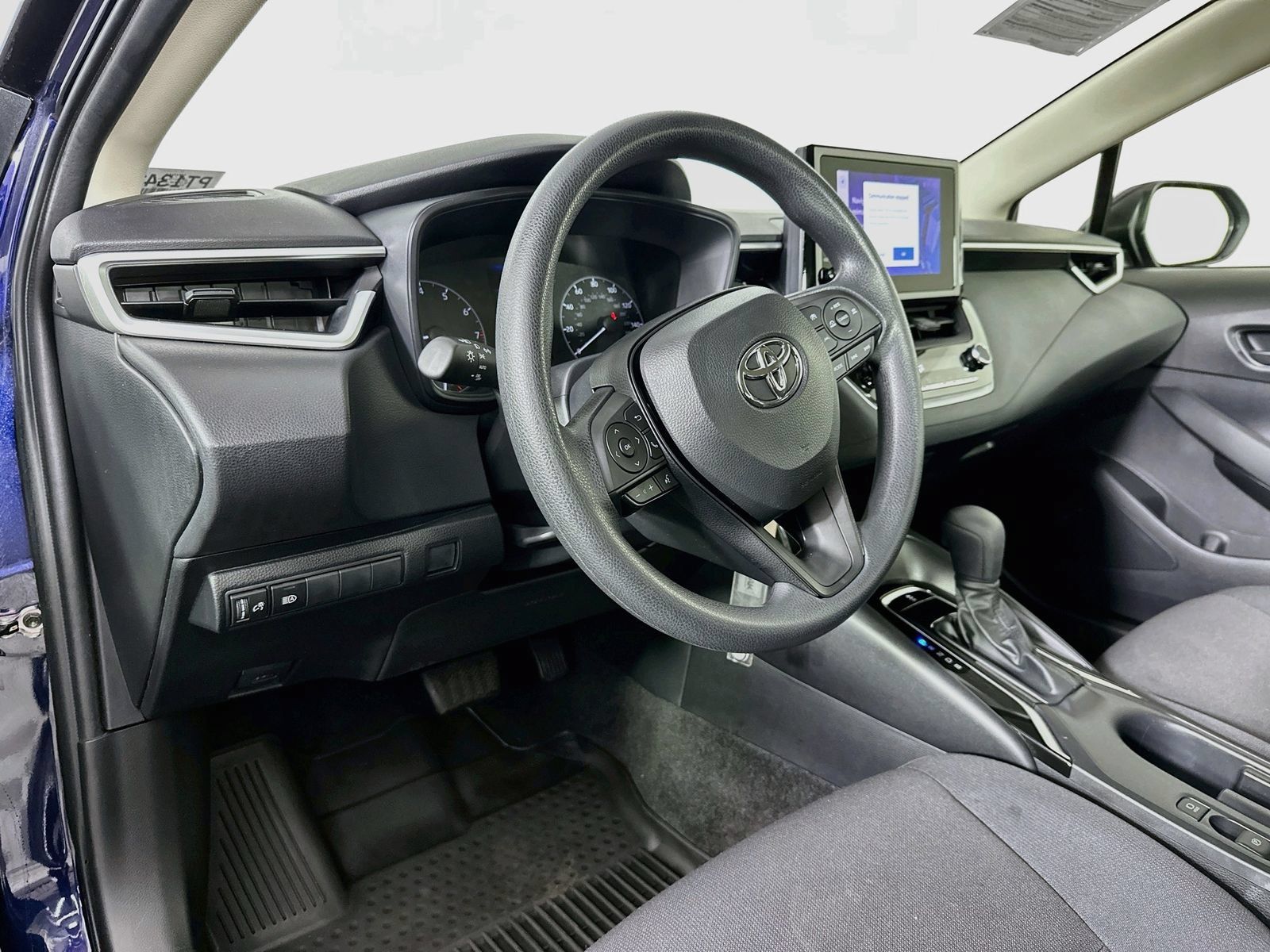 Used 2023 Toyota Corolla LE FWD image 9