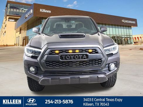 Used 2020 Toyota Tacoma TRD Sport image 2