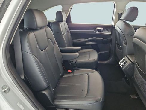 Used 2023 Kia Sorento EX image 27