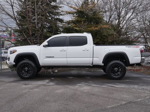 Used 2023 Toyota Tacoma TRD Off-Road w/ Black Out Package (TMS) image 15