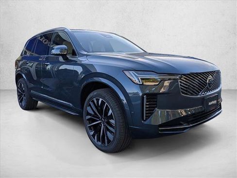 New 2026 Volvo XC90 B6 Plus w/ Protection Package Premier image 5