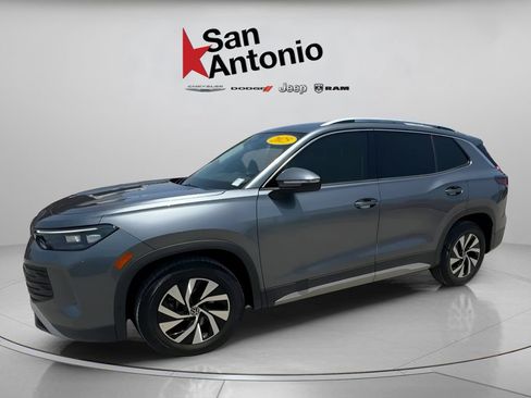 Used 2025 Volkswagen Tiguan S FWD image 7