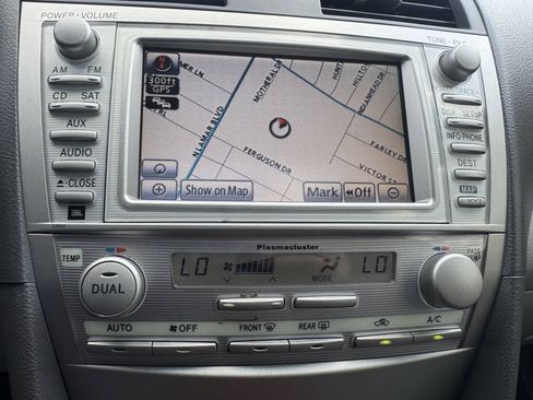 Used 2011 Toyota Camry XLE w/ SE/XLE Extra-Value Pkg FWD image 16