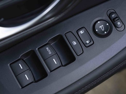 Used 2026 Honda HR-V LX image 37