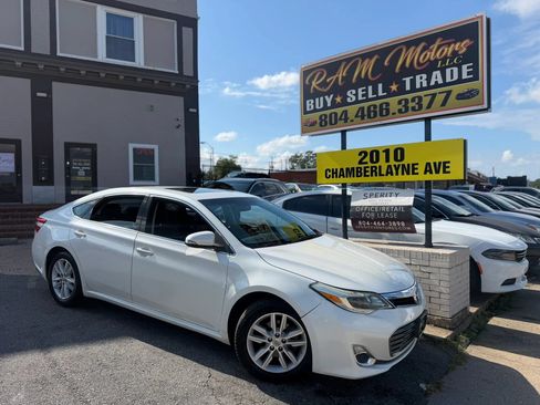 Used 2013 Toyota Avalon XLE Premium FWD image 32