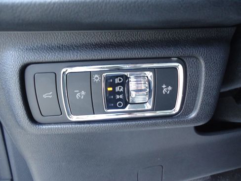 Used 2022 Lincoln Corsair AWD w/ Equipment Group 101A image 14