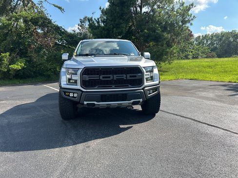 Used 2018 Ford F150 Raptor w/ Equipment Group 802A Luxury AWD/4WD image 2