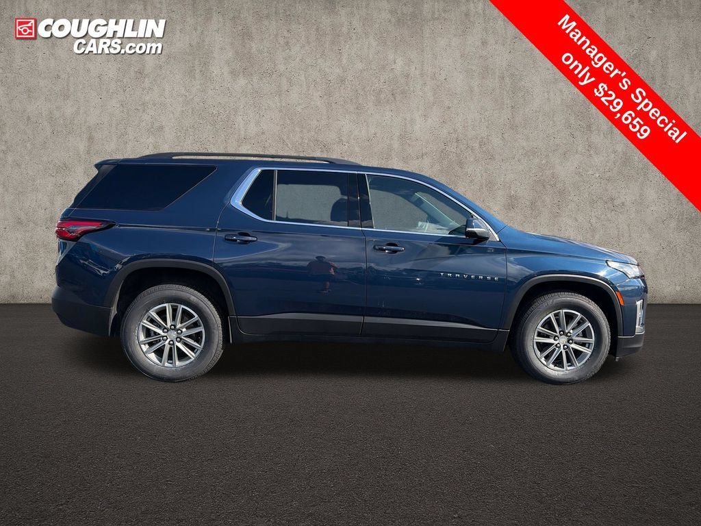 Used 2023 Chevrolet Traverse LT AWD/4WD image 10