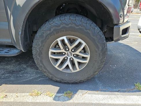 Used 2017 Ford F150 Raptor w/ Equipment Group 801A Mid AWD/4WD image 10