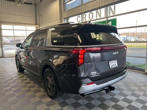 New 2026 Kia Carnival EX FWD image 4
